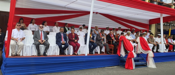 Cónsul de Colombia en Iquitos asistió a la ceremonia donde se izó el pabellón nacional del Perú