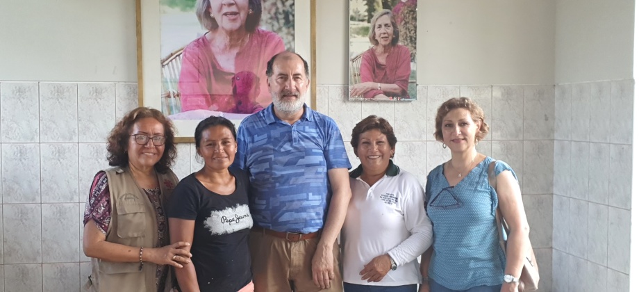 Cónsul visita el Centro de Promoción de la Mujer "Isidra Borda"