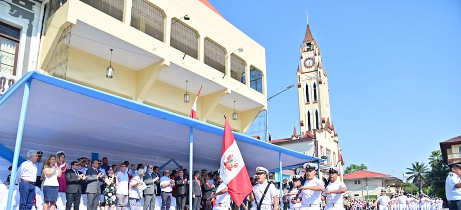 Cónsul asiste a la ceremonia del Día de la Fuerza Aérea del Perú