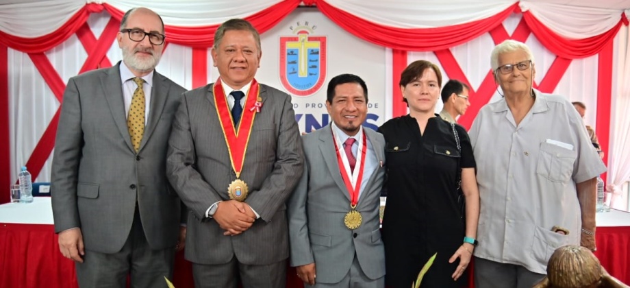 Cónsul asiste a la conmemoración del 203 aniversario de la Independencia del Perú