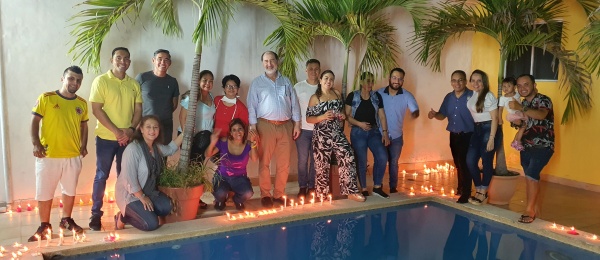 Consulado de Colombia en Iquitos celebro la “noche de las velitas” con las familias colombianas
