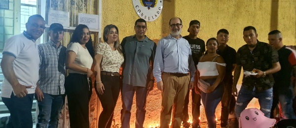 Consulado de Colombia en Iquitos celebró la Noche de Velitas con los connacionales