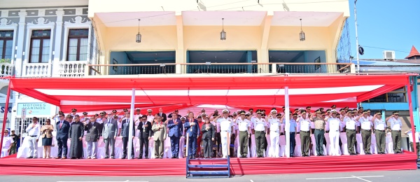 Cónsul de Colombia participó en izamiento del Pabellón Nacional “Día de las Fuerzas Armadas”